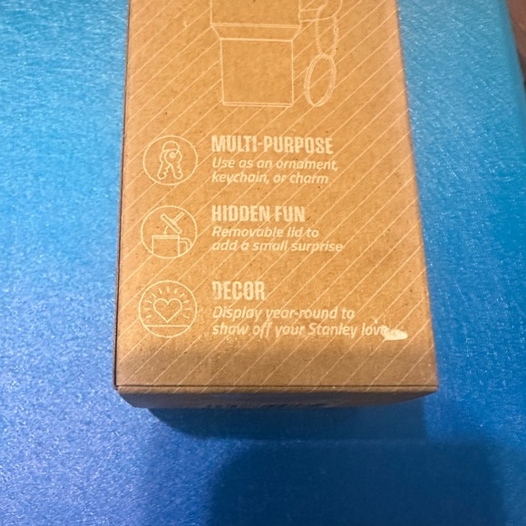 NWT Stanley Gold Mini Quencher Ornament Keychain - Picture 3 of 3